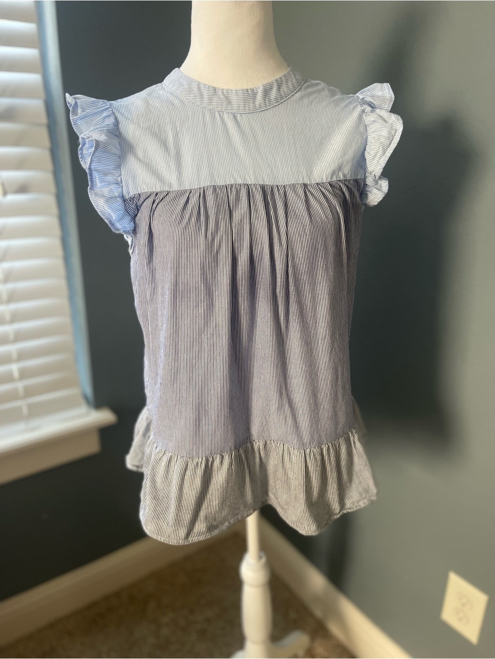 Andrée by Unit Blue White Pinstripe Flutter Sleeve Peplum Blouse Size Medium